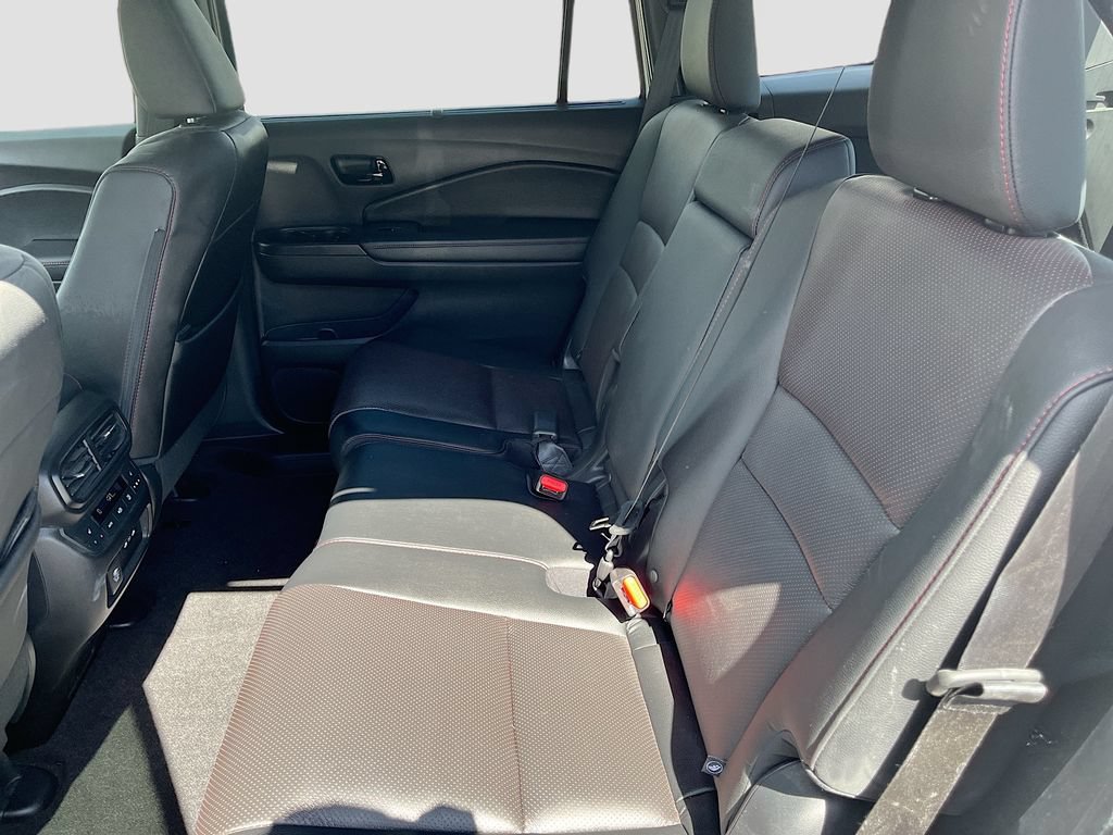 Used 2025 Honda Passport Black Edition image 25