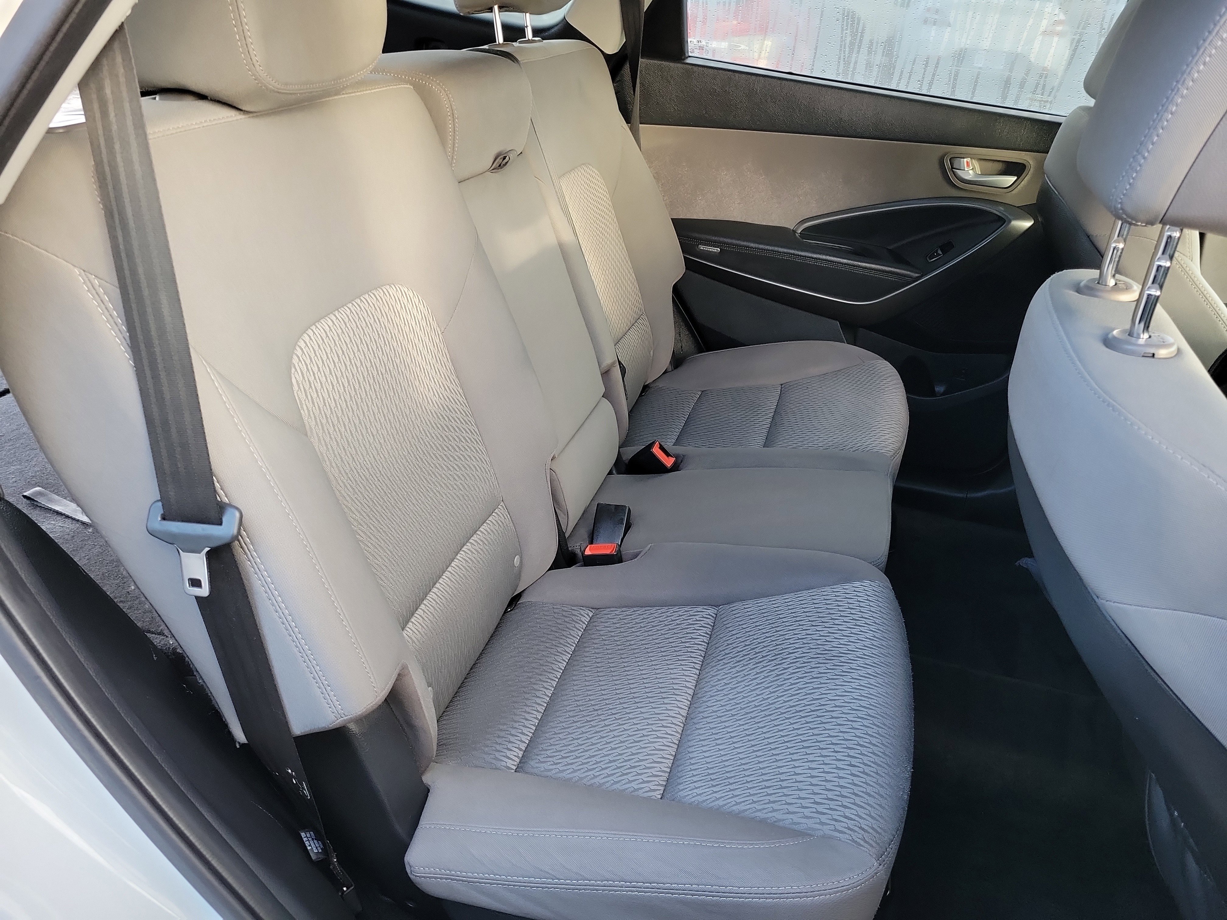 Used 2018 Hyundai Santa Fe SE image 21