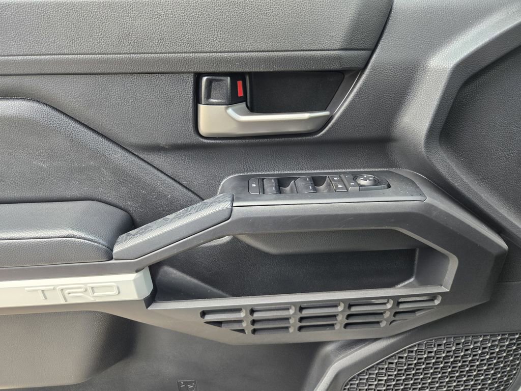 Certified 2024 Toyota Tacoma TRD Off-Road AWD/4WD image 15