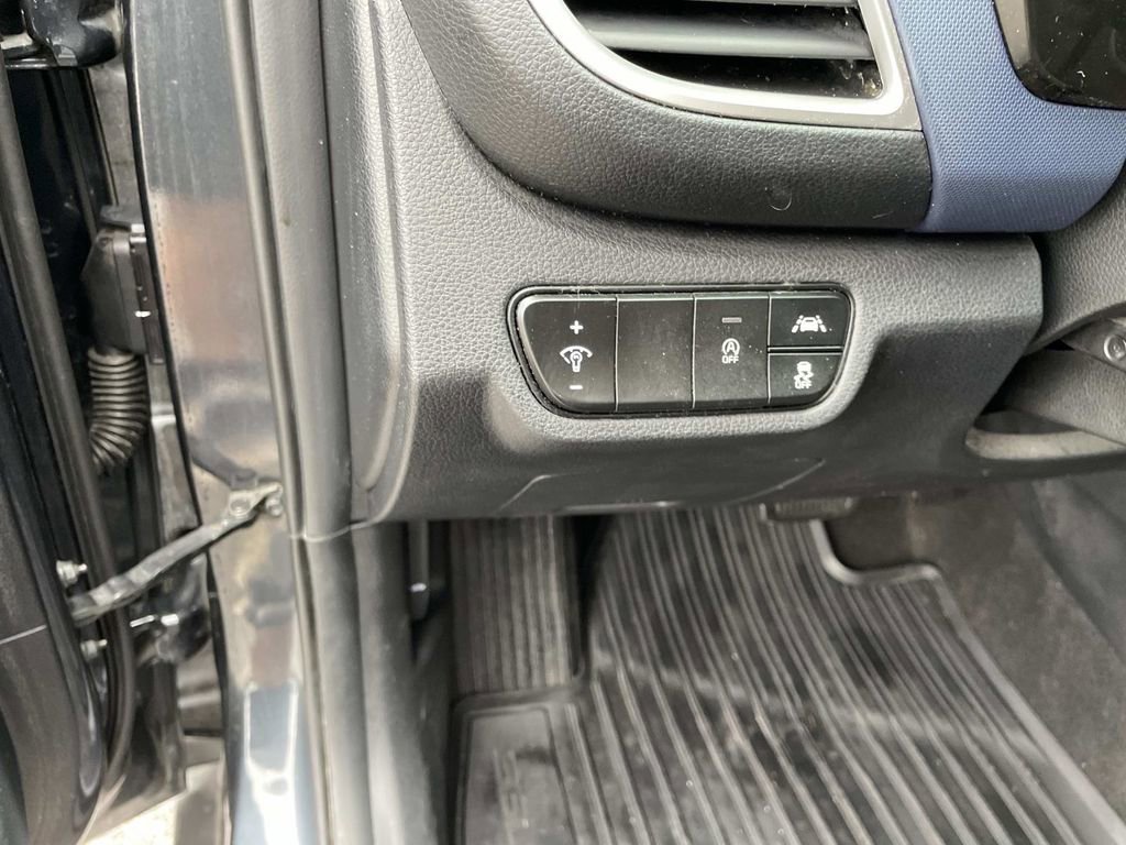 Used 2022 Kia Seltos S image 17