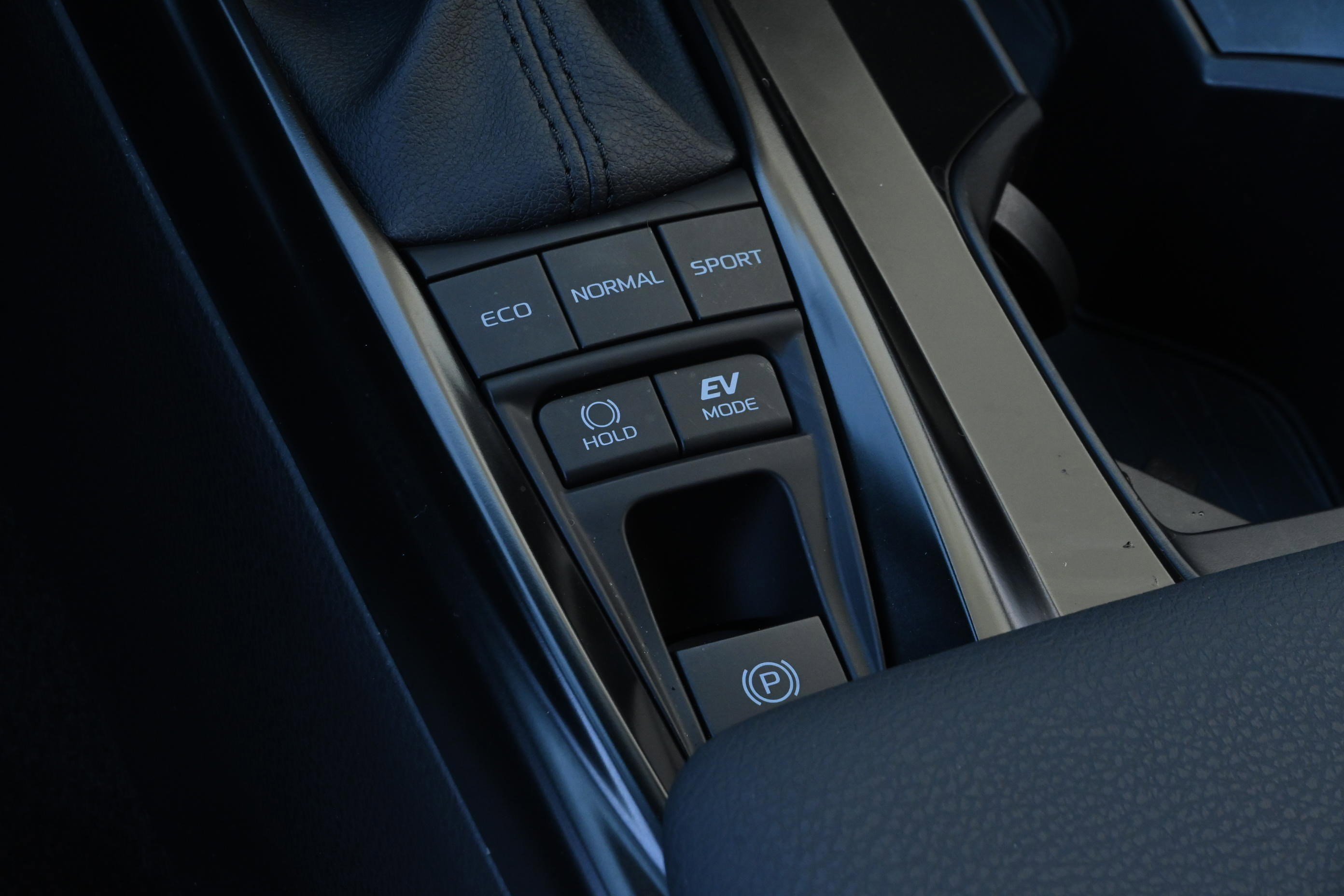 Used 2025 Toyota Camry SE image 21