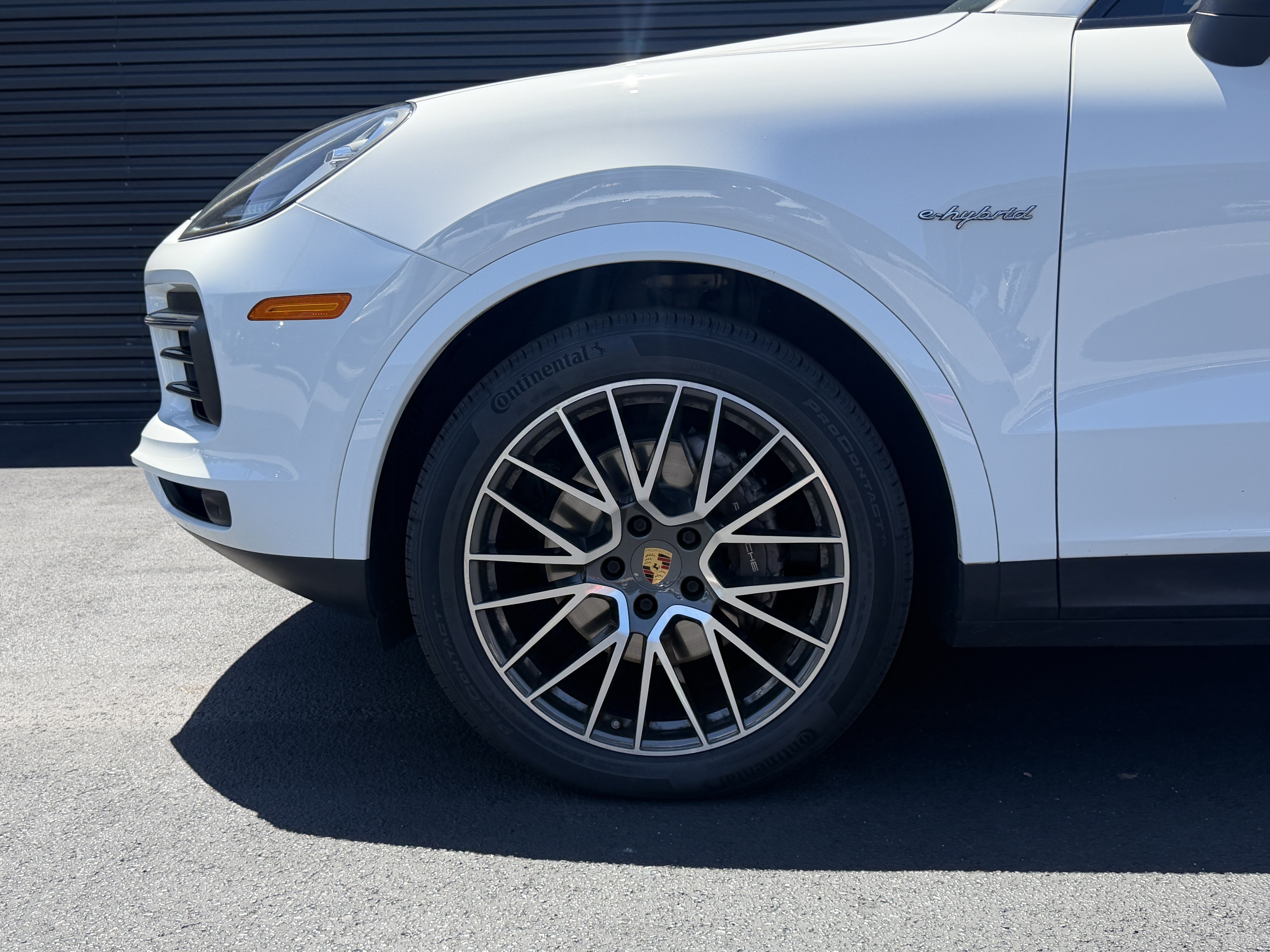 Certified 2021 Porsche Cayenne E-Hybrid AWD/4WD image 11