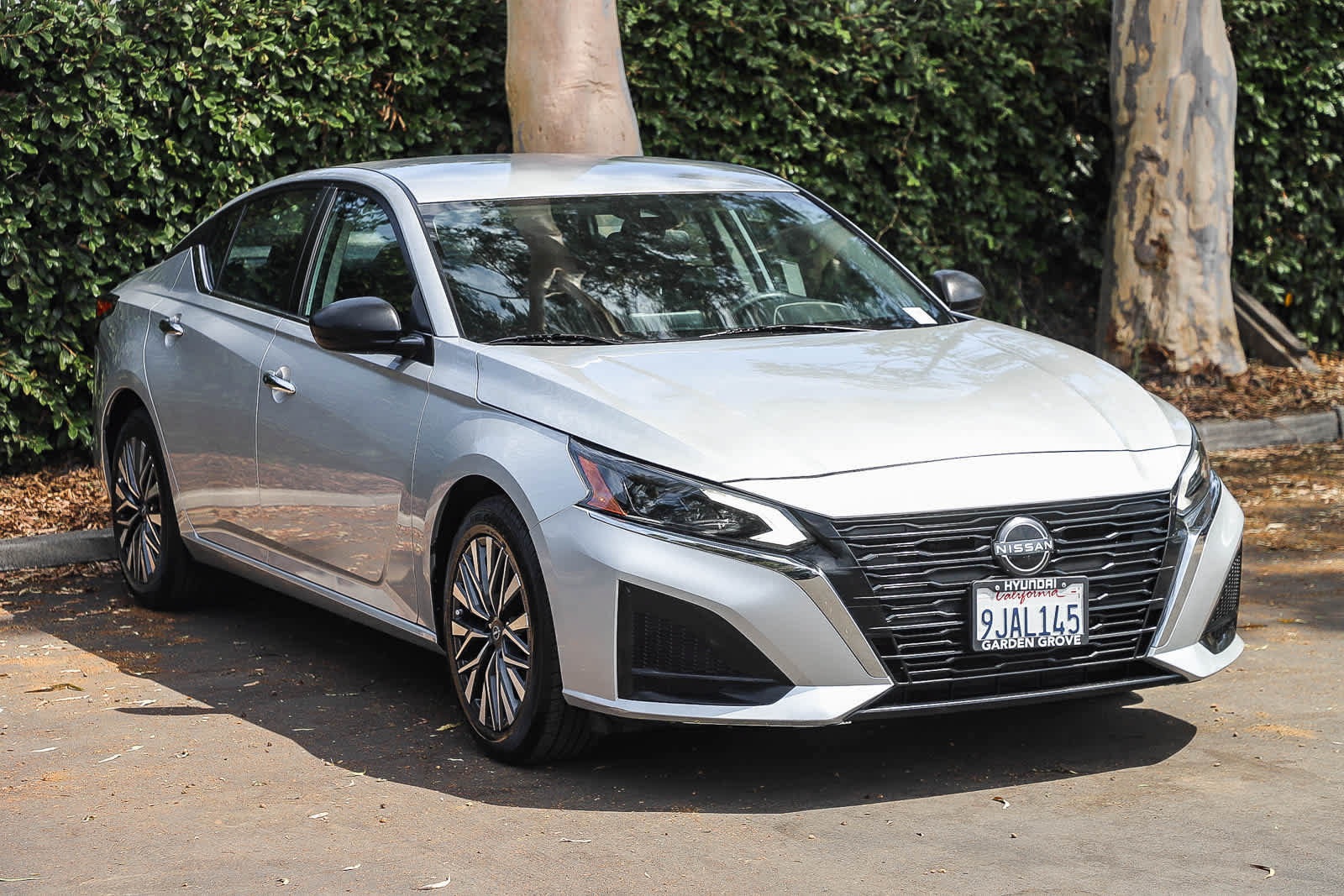 Used 2024 Nissan Altima 2.5 SV FWD image 3