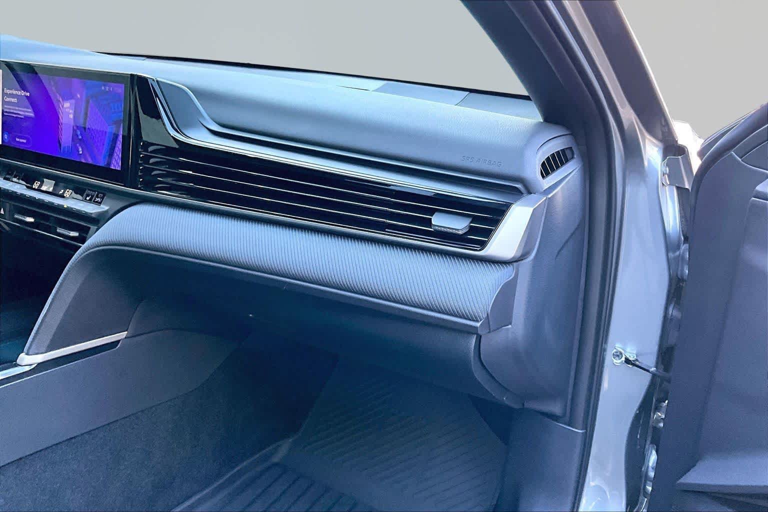 Used 2025 Toyota Camry SE w/ Multimedia Upgrade Package FWD image 19