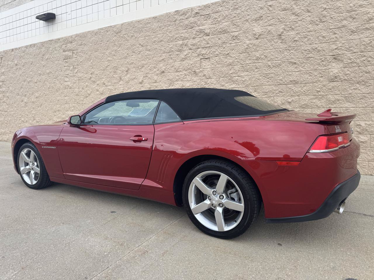 Used 2015 Chevrolet Camaro LT RWD image 11