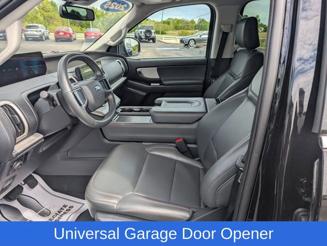 Used 2025 Ford Expedition Active AWD/4WD image 13