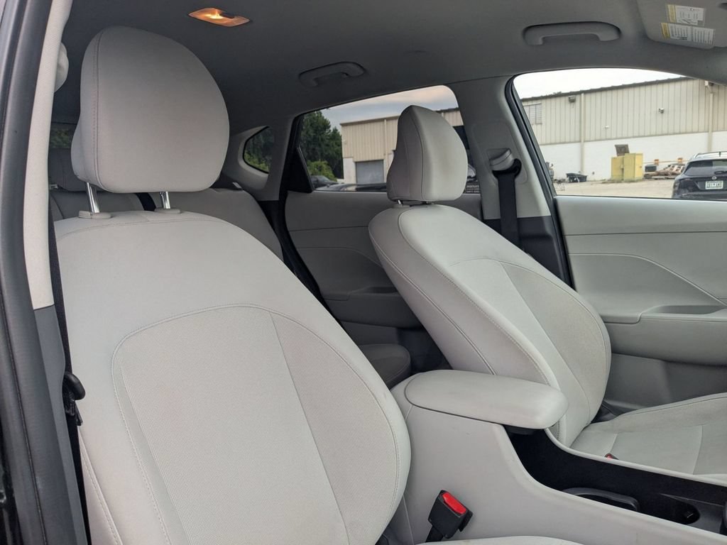 Used 2024 Hyundai Kona SEL AWD/4WD image 35
