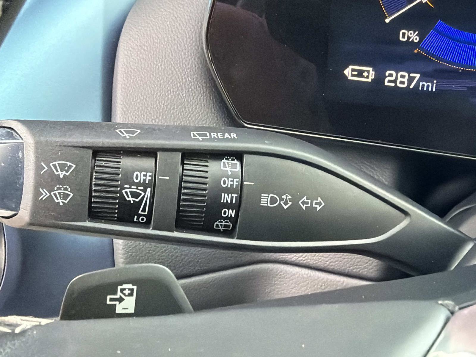 Used 2025 Chevrolet Equinox EV LT w/ Convenience Package FWD image 30