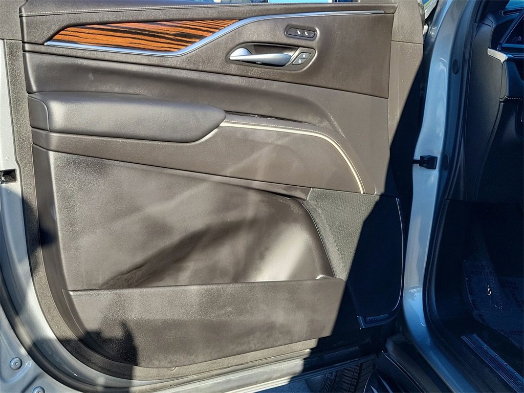 Certified 2024 Cadillac Escalade ESV Luxury image 21