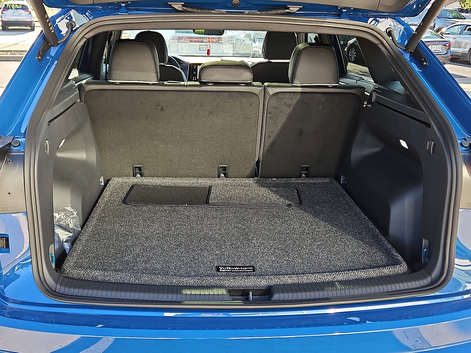 New 2026 Volkswagen Atlas Cross Sport SEL Premium R-Line image 7