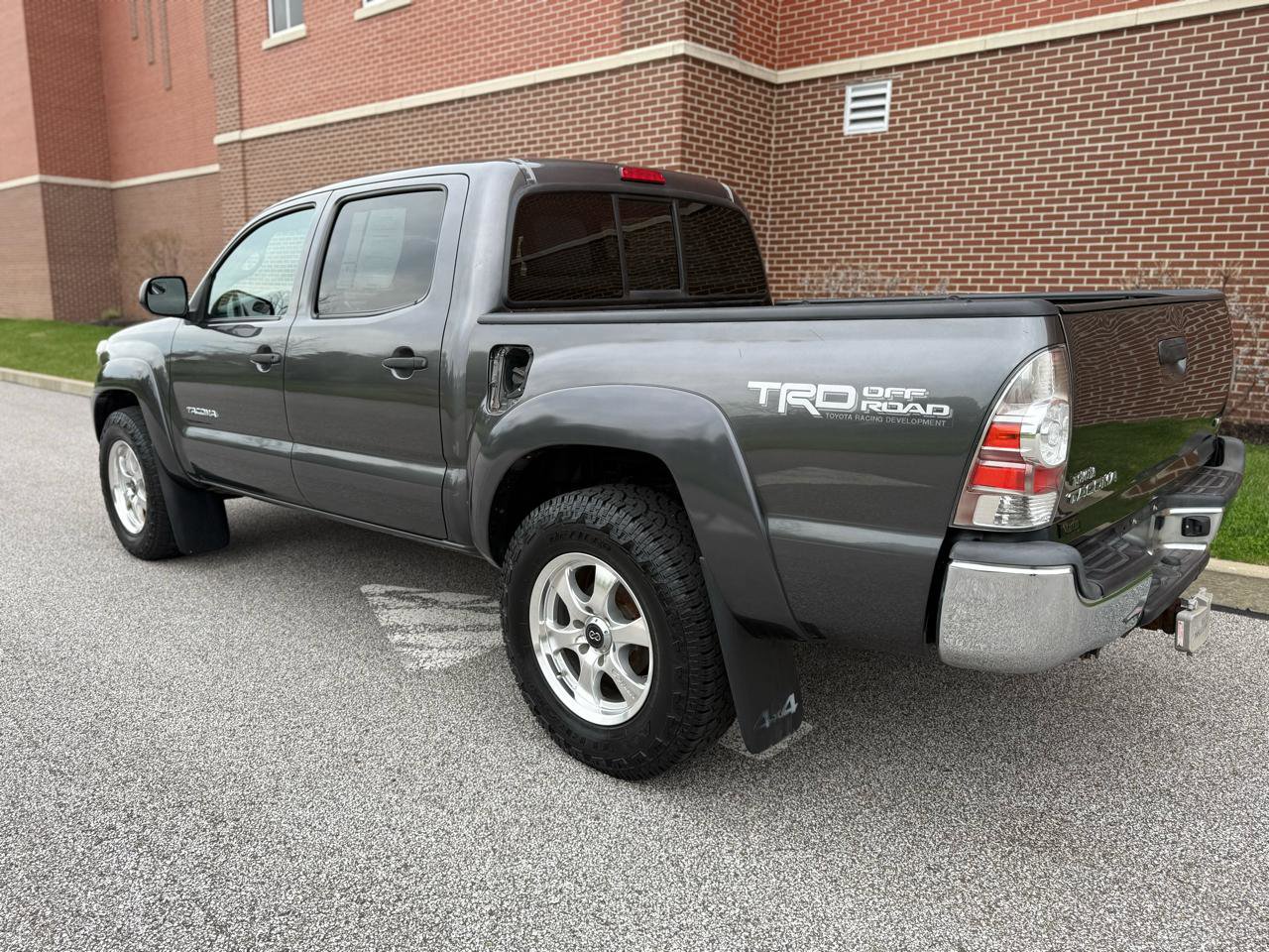 Used 2013 Toyota Tacoma 4x4 Double Cab w/ TRD Off-Road Pkg image 11