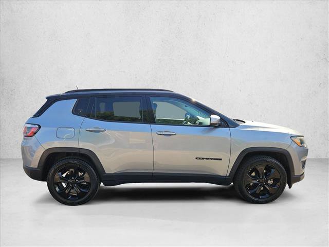 Used 2019 Jeep Compass Latitude FWD image 4