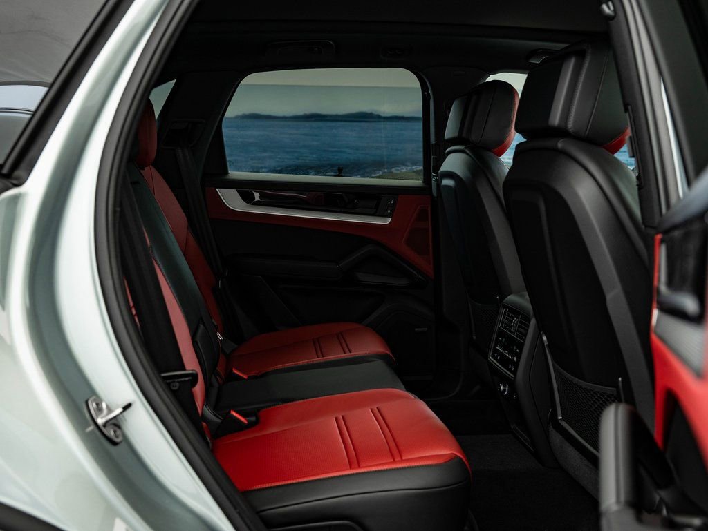 New 2026 Porsche Cayenne image 44