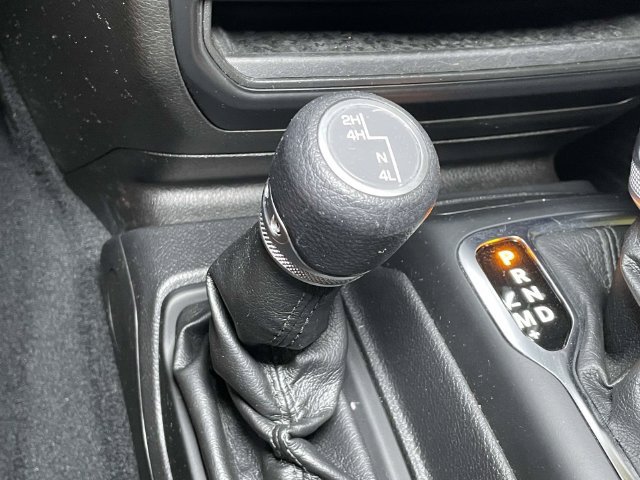 Used 2022 Jeep Wrangler Unlimited Sport AWD/4WD image 32