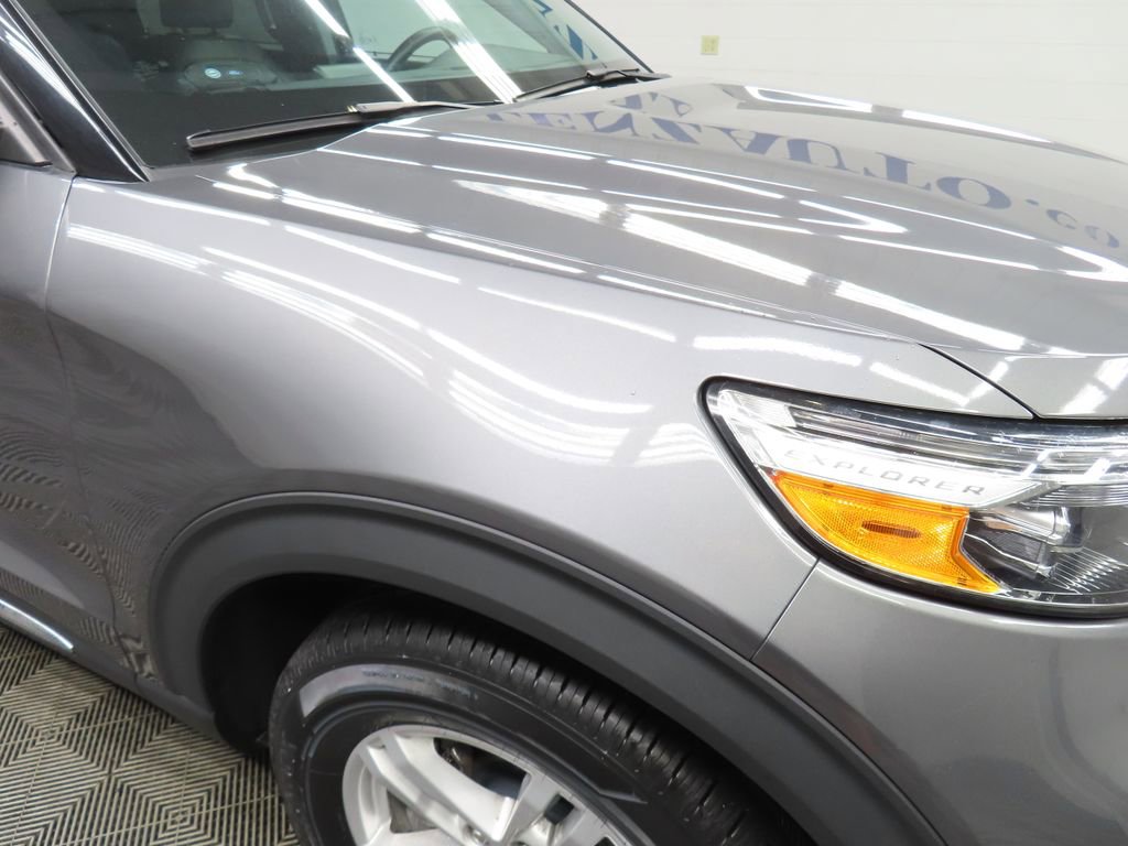 Used 2023 Ford Explorer XLT AWD/4WD image 24