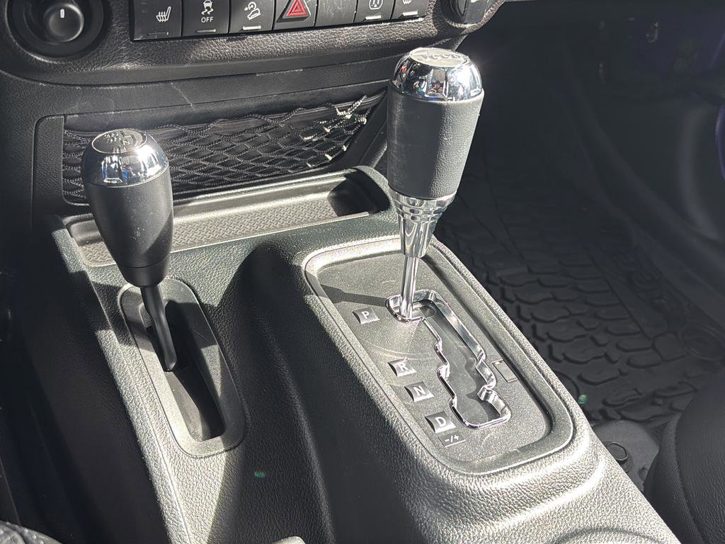 Used 2018 Jeep Wrangler Unlimited Sahara image 34