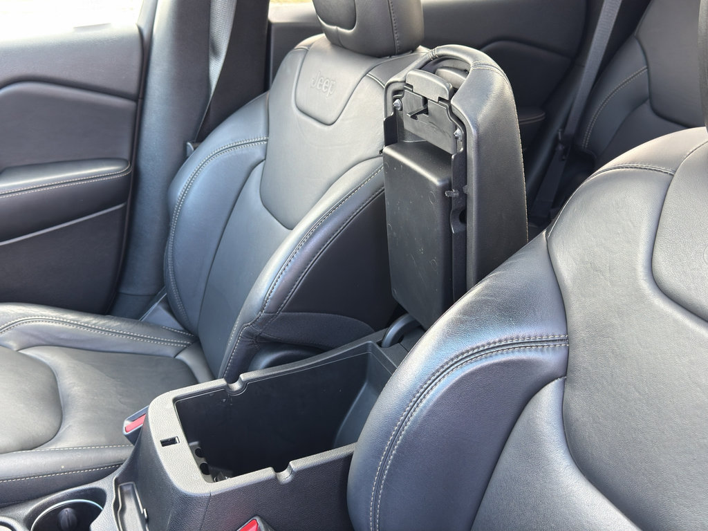 Used 2018 Jeep Cherokee Limited image 18