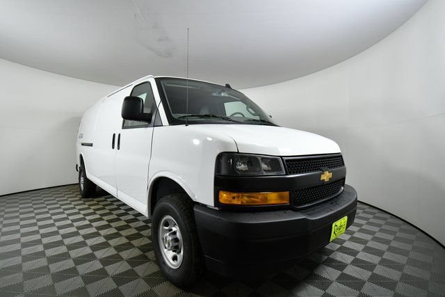 New 2025 Chevrolet Express 3500 Extended RWD image 8