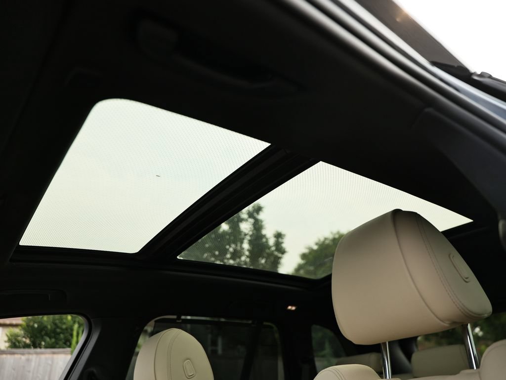 Used 2022 BMW X5 xDrive40i w/ M Sport Package AWD/4WD image 18
