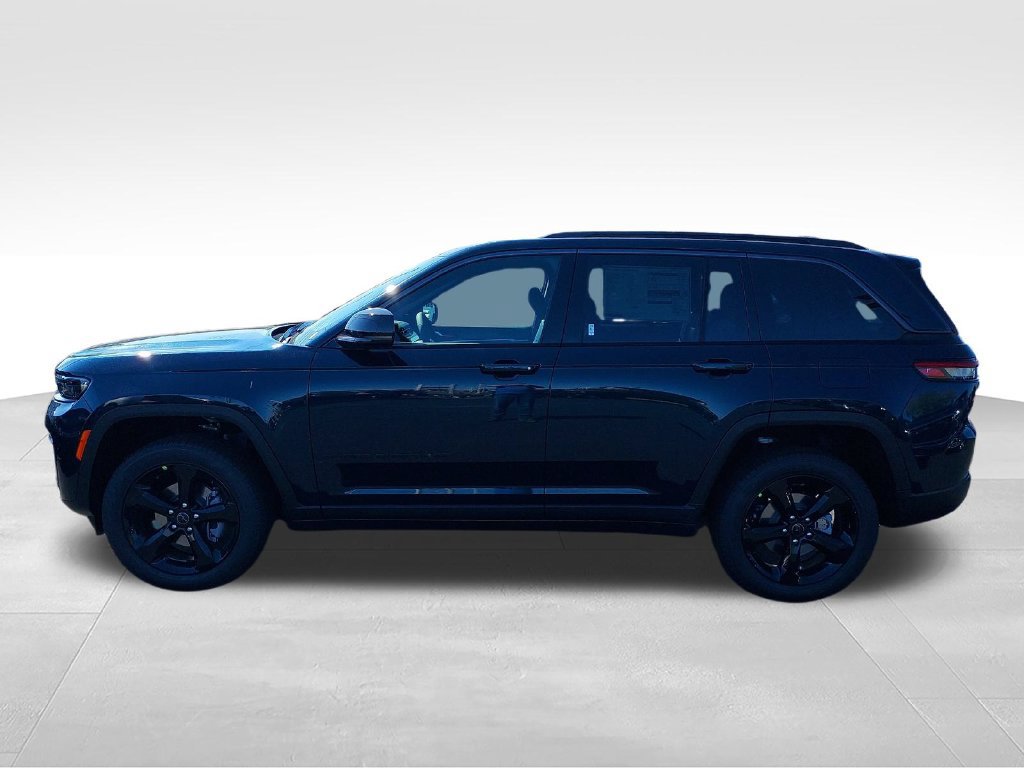 New 2027 Jeep Grand Cherokee Limited w/ Limited Altitude Package AWD/4WD image 2