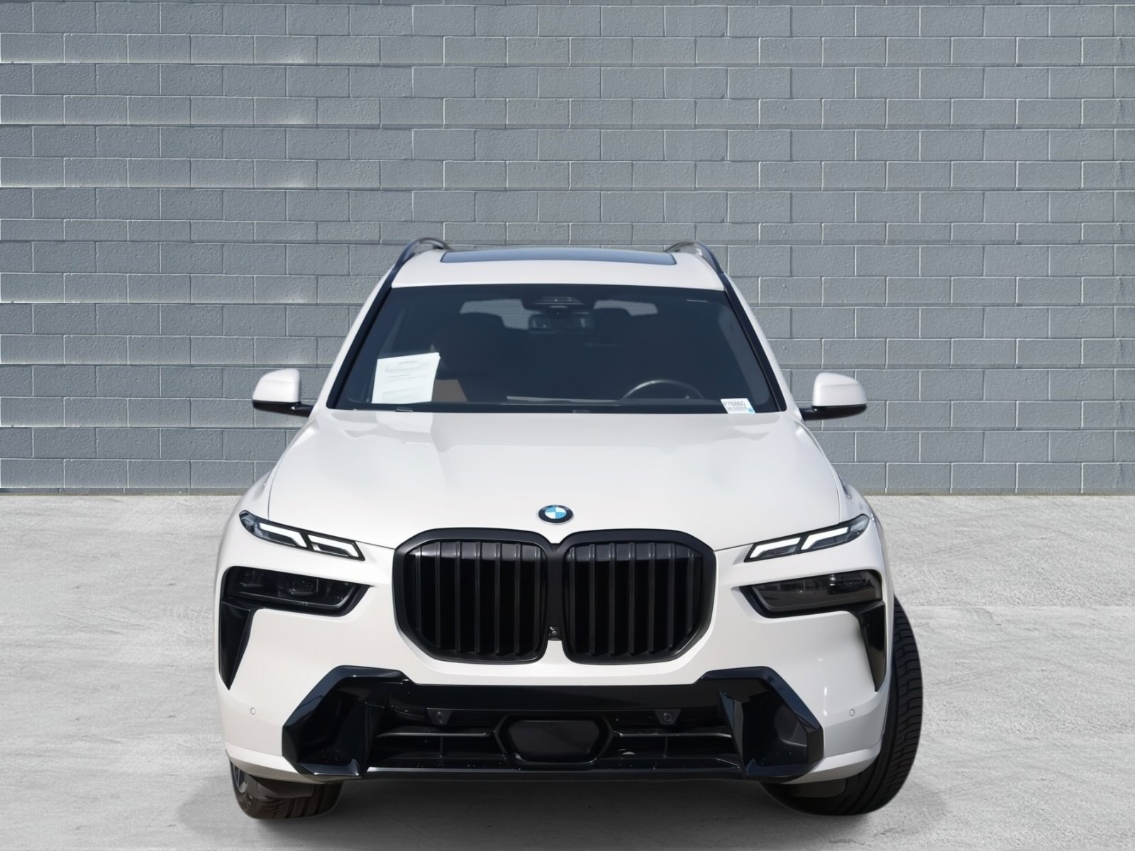 Used 2024 BMW X7 xDrive40i w/ Executive Package image 2