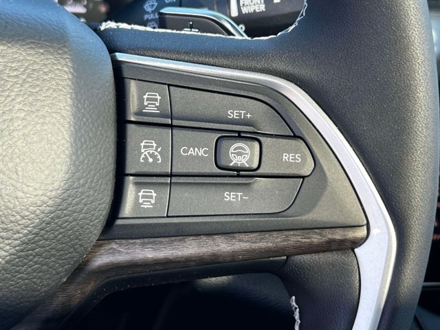 Used 2026 Jeep Grand Cherokee Limited AWD/4WD image 21