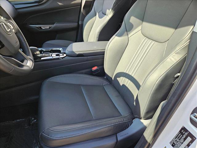 Used 2025 Lexus NX 250 NX 250 image 15
