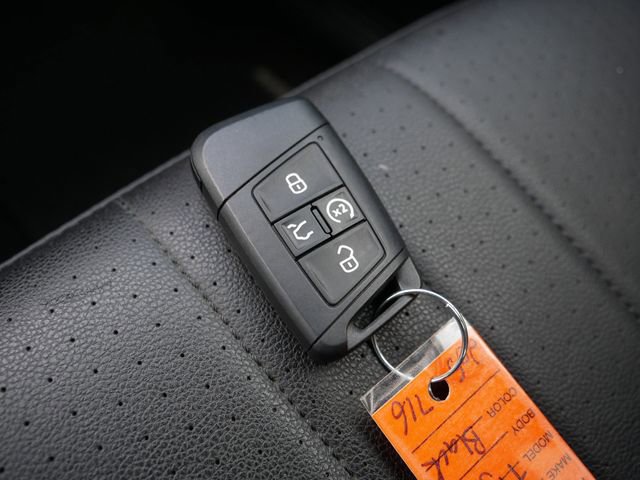 Certified 2024 Volkswagen Tiguan SE R-Line image 38