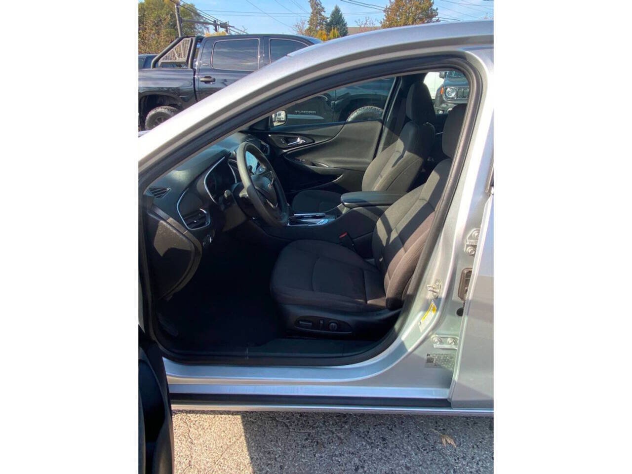 Used 2020 Chevrolet Malibu LT FWD image 13