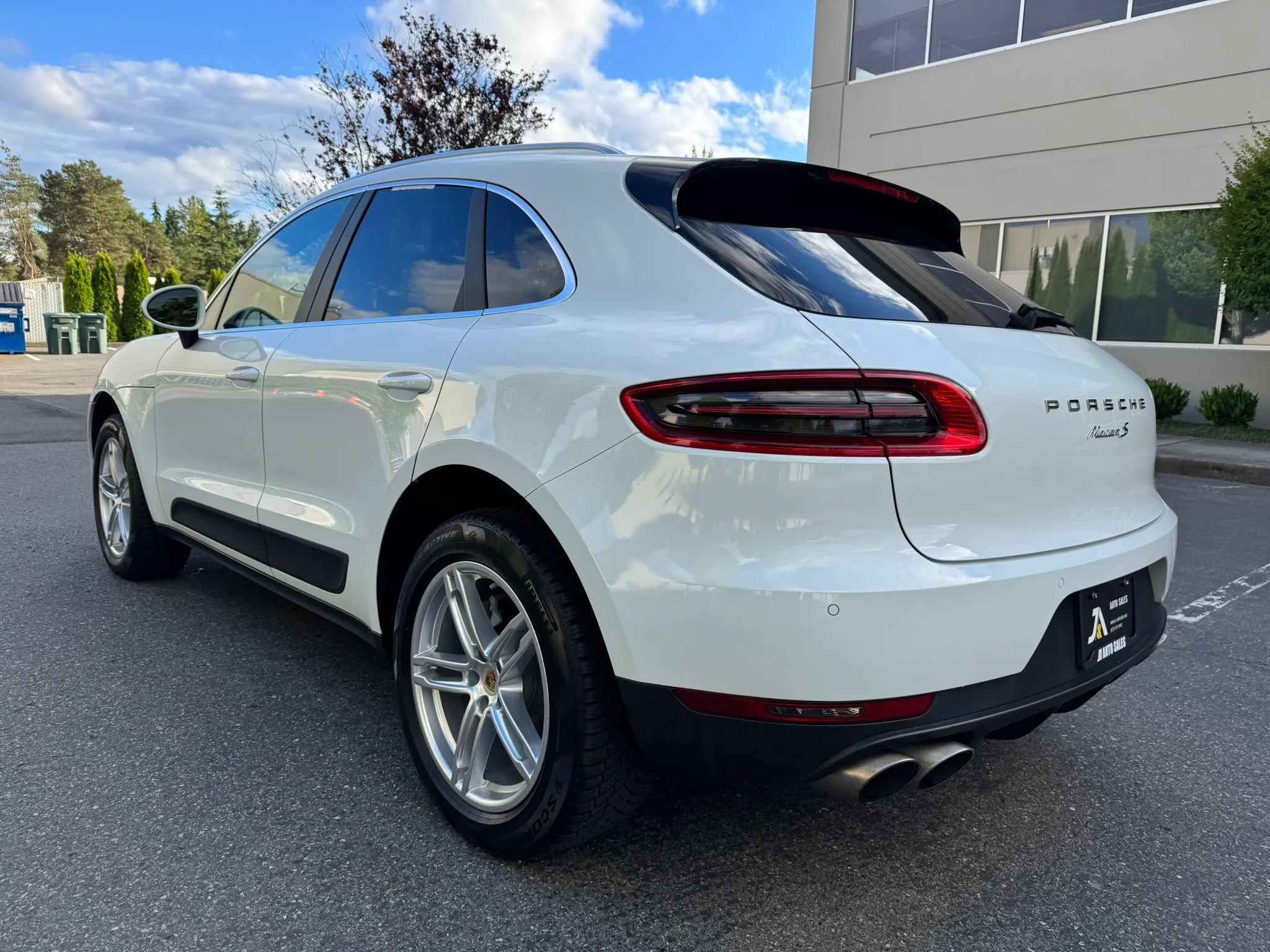 Used 2017 Porsche Macan S AWD/4WD image 8