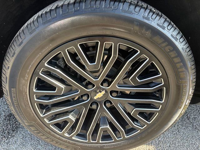 Used 2021 Chevrolet Suburban High Country image 12