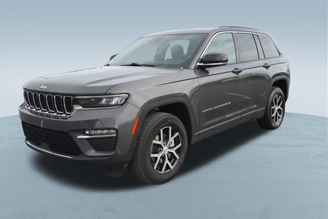 Used 2024 Jeep Grand Cherokee Limited image 3