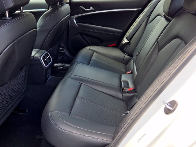 New 2026 Genesis G70 2.5T RWD image 6