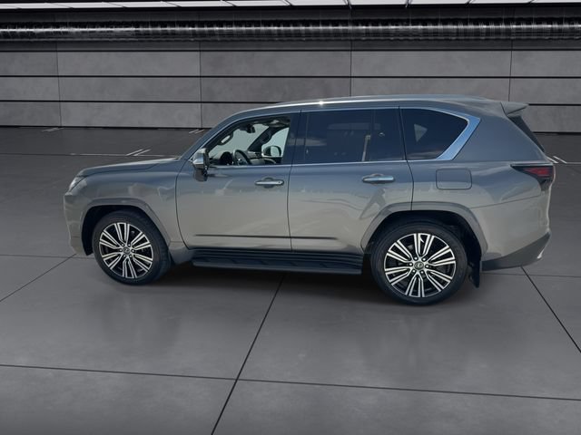 Used 2024 Lexus LX 600 4WD w/ Luxury Package image 5