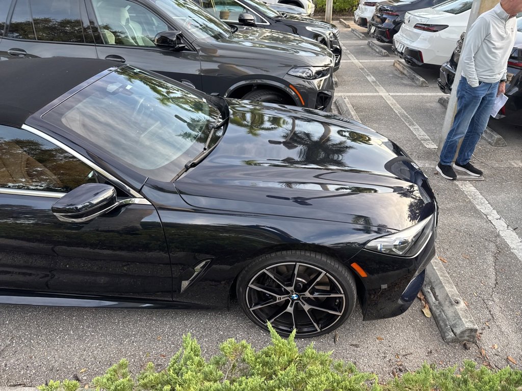 Used 2022 BMW M850i xDrive Convertible image 10