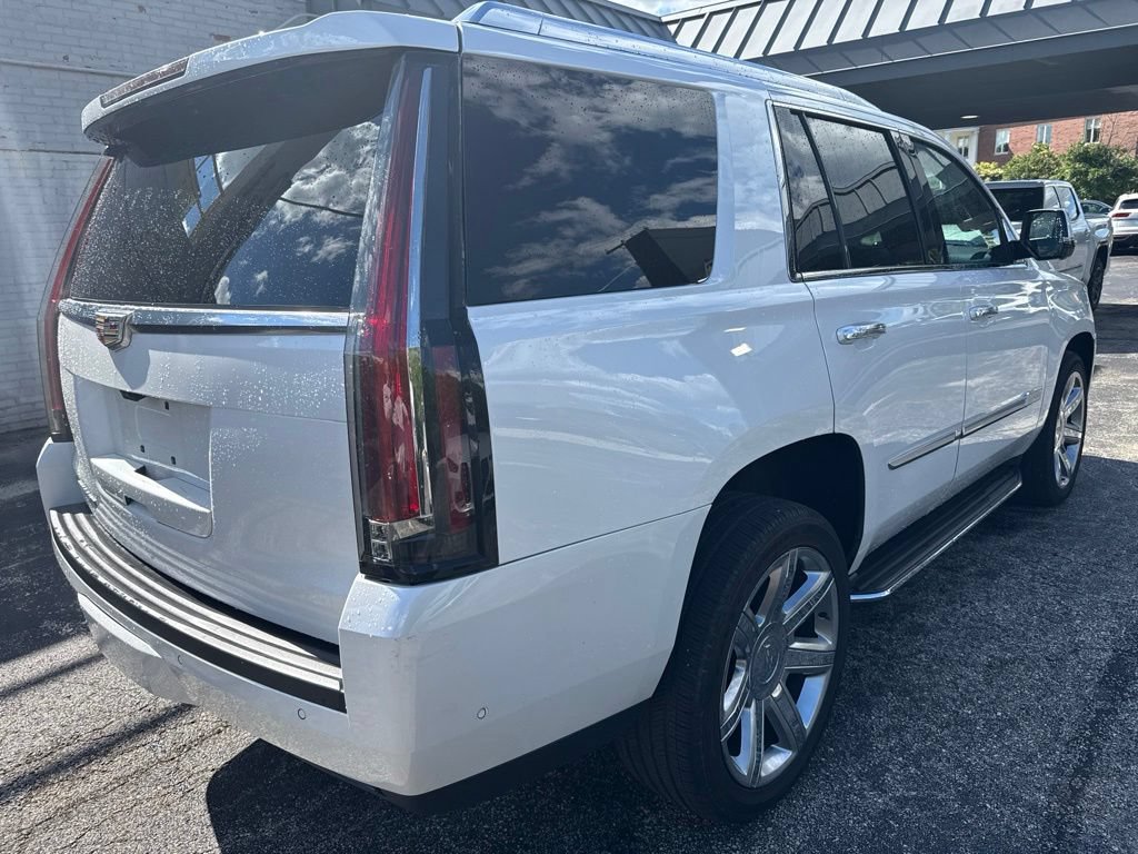 Used 2020 Cadillac Escalade Premium Luxury AWD/4WD image 5