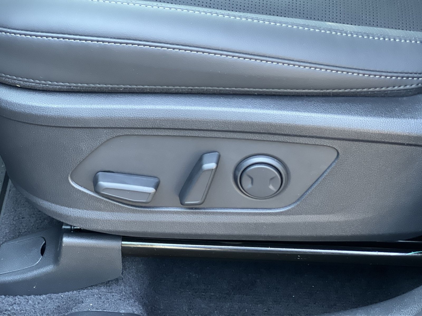 New 2026 Kia Sorento S w/ S Panoramic Sunroof Package FWD image 19
