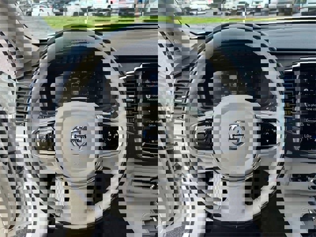 Used 2021 Volvo XC90 T5 Momentum w/ Climate Package image 20