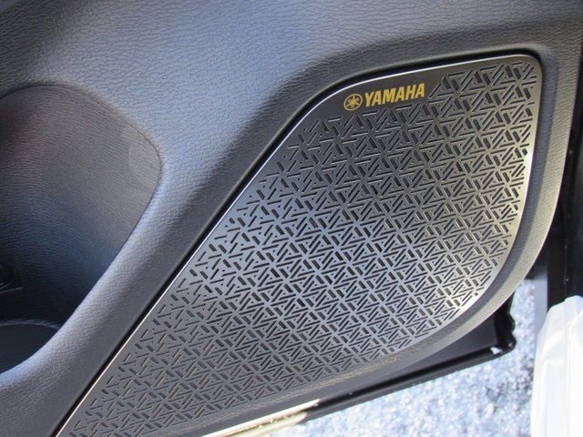 New 2025 Mitsubishi Outlander SE image 13