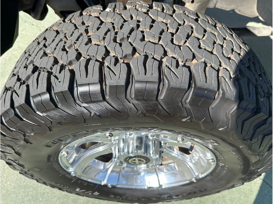 Used 2013 GMC Sierra 2500 SLE w/ SLE Preferred Package image 18