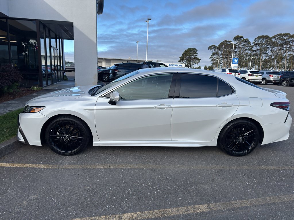 Used 2021 Toyota Camry XSE FWD image 2