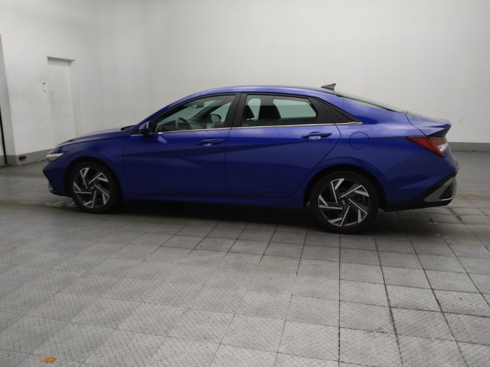 Used 2025 Hyundai Elantra SEL FWD image 3