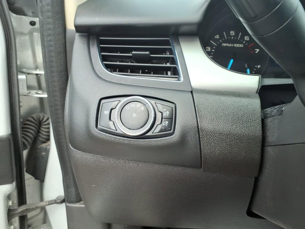 Used 2014 Ford Edge SEL FWD image 13