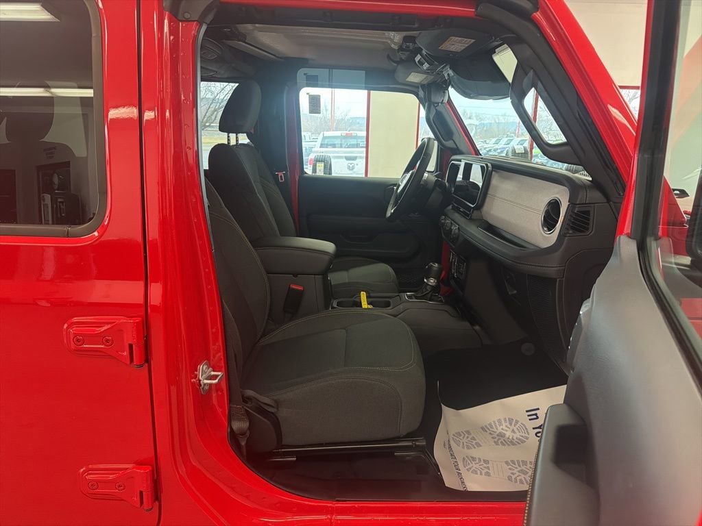 Certified 2025 Jeep Wrangler Sahara 4xe image 26