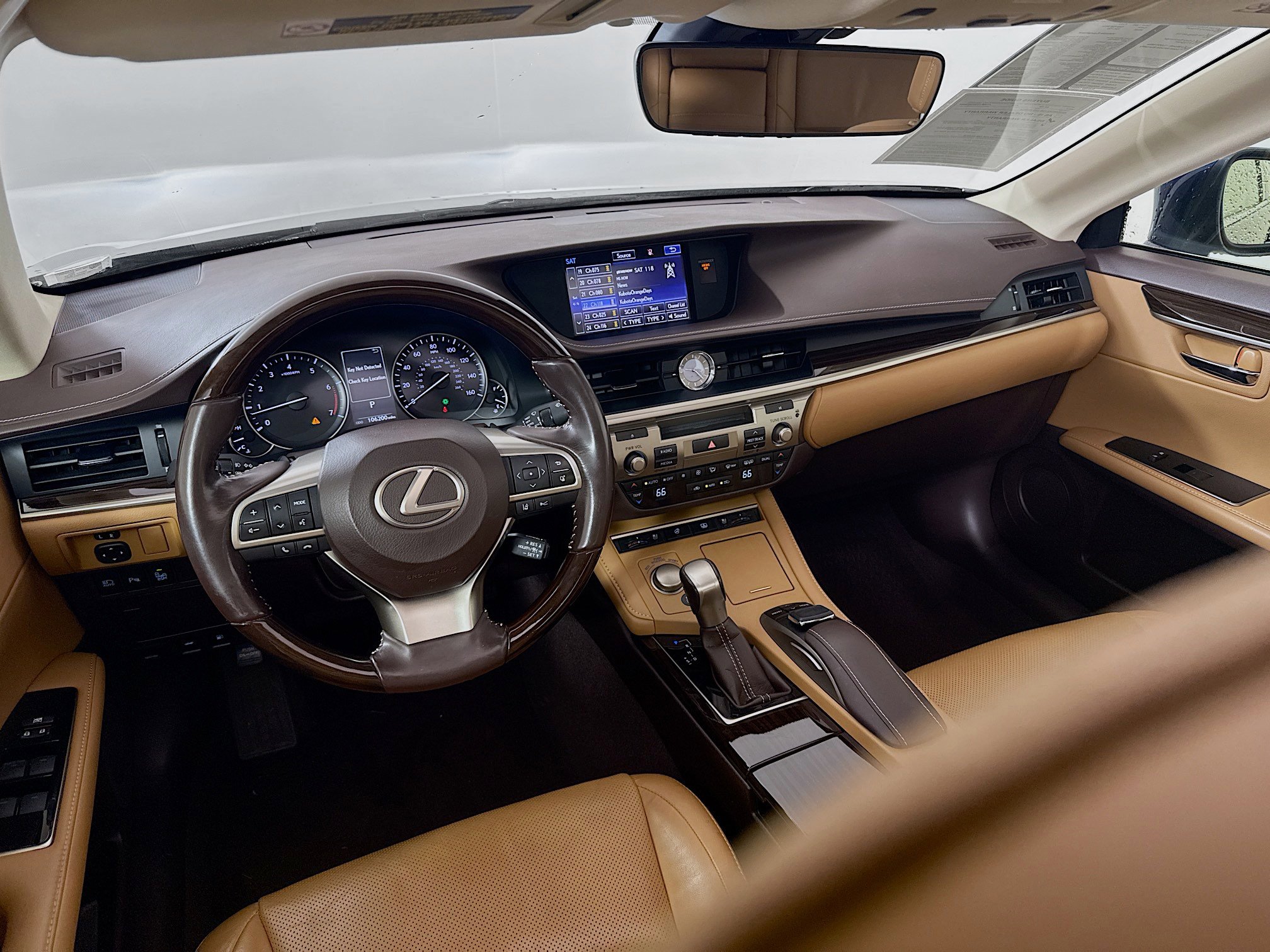 Used 2016 Lexus ES 350 w/ Luxury Package w/Wood Trim FWD image 24