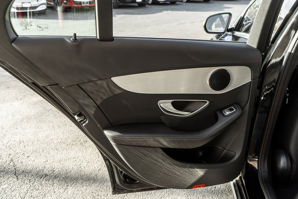Used 2018 Mercedes-Benz C 300 4MATIC Sedan image 33