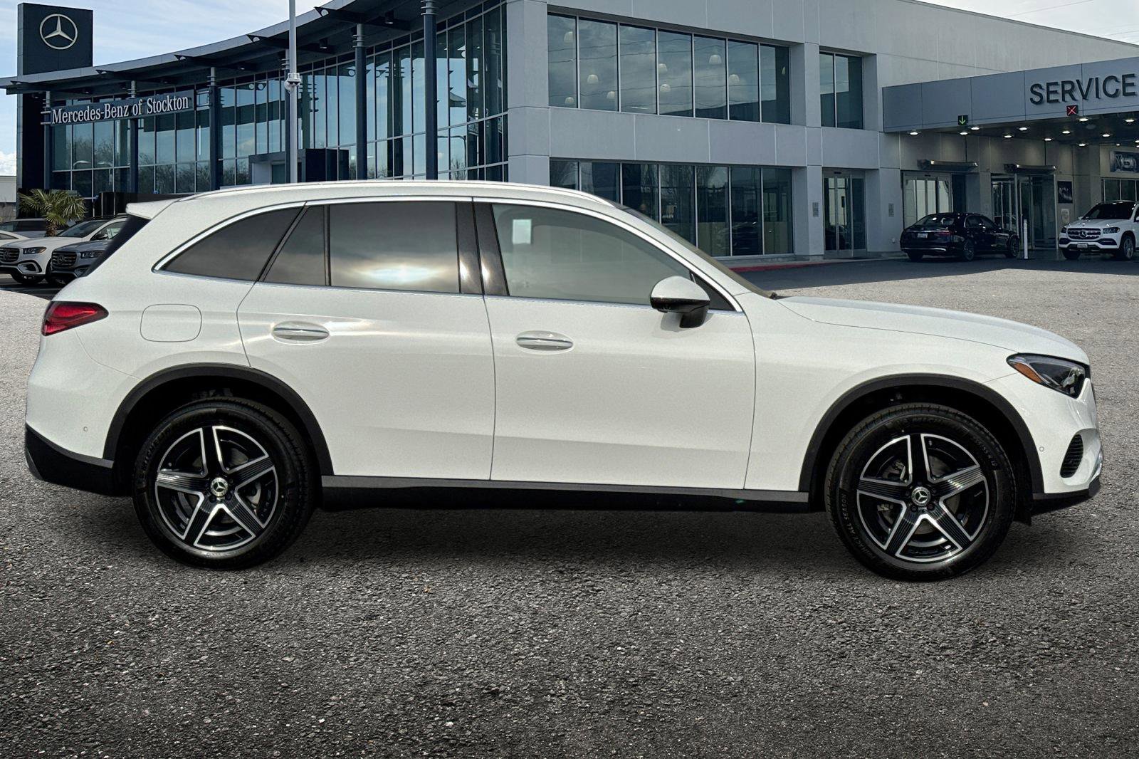 New 2026 Mercedes-Benz GLC 300 4MATIC image 3