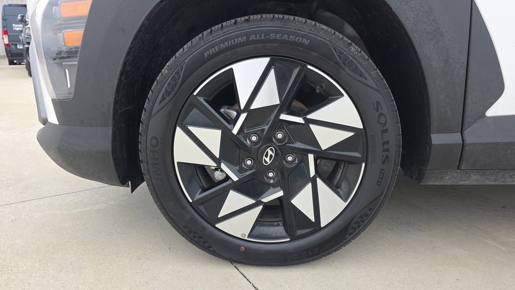 Used 2025 Hyundai Kona SEL image 10