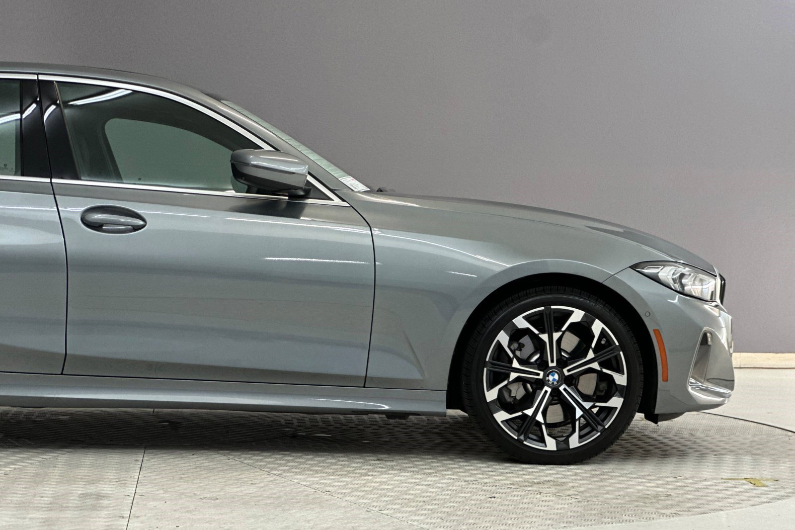 Used 2025 BMW 330i Sedan w/ Premium Package RWD image 34