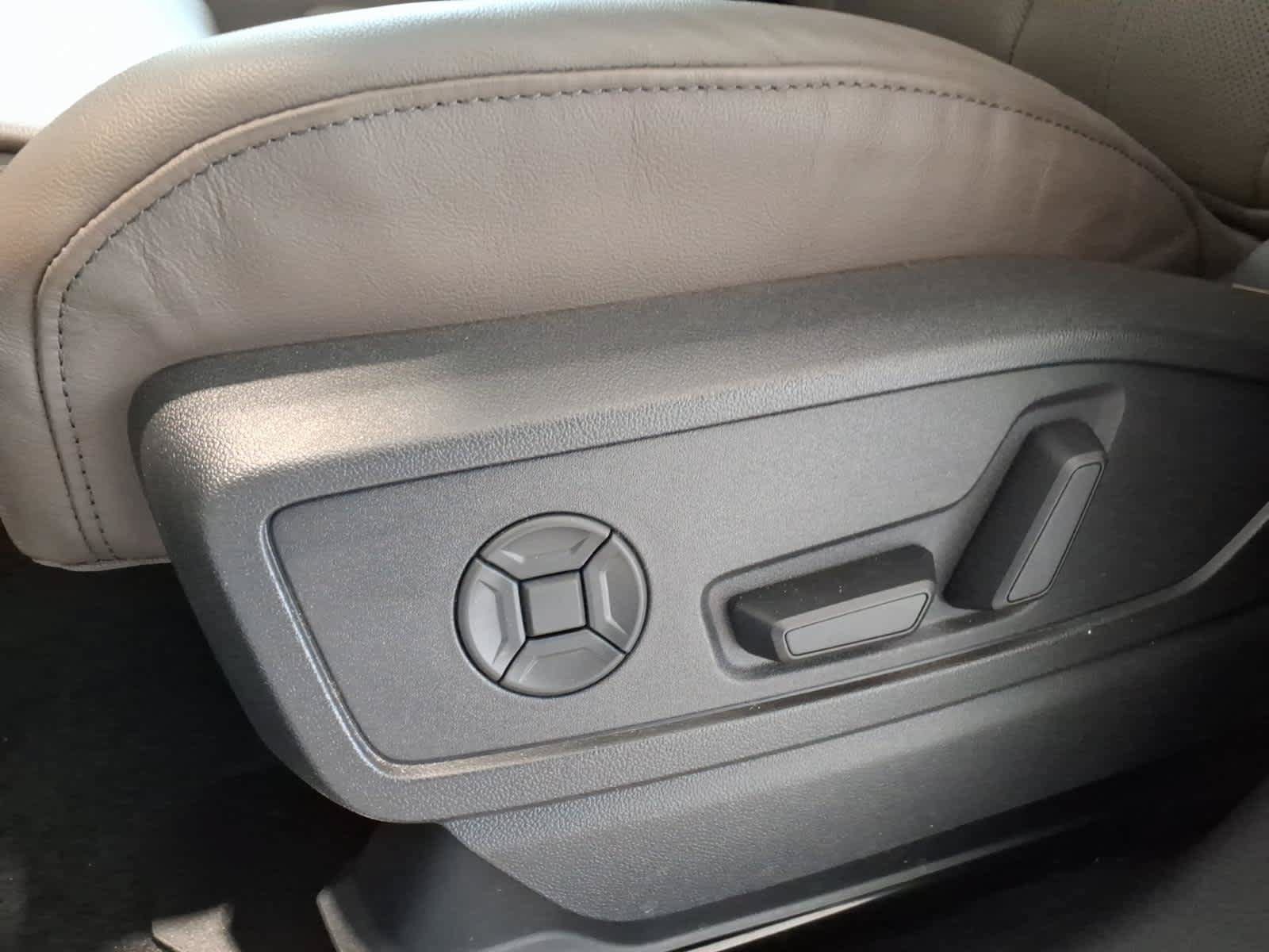 Certified 2025 Audi Q5 Premium w/ Premium Plus AWD/4WD image 19